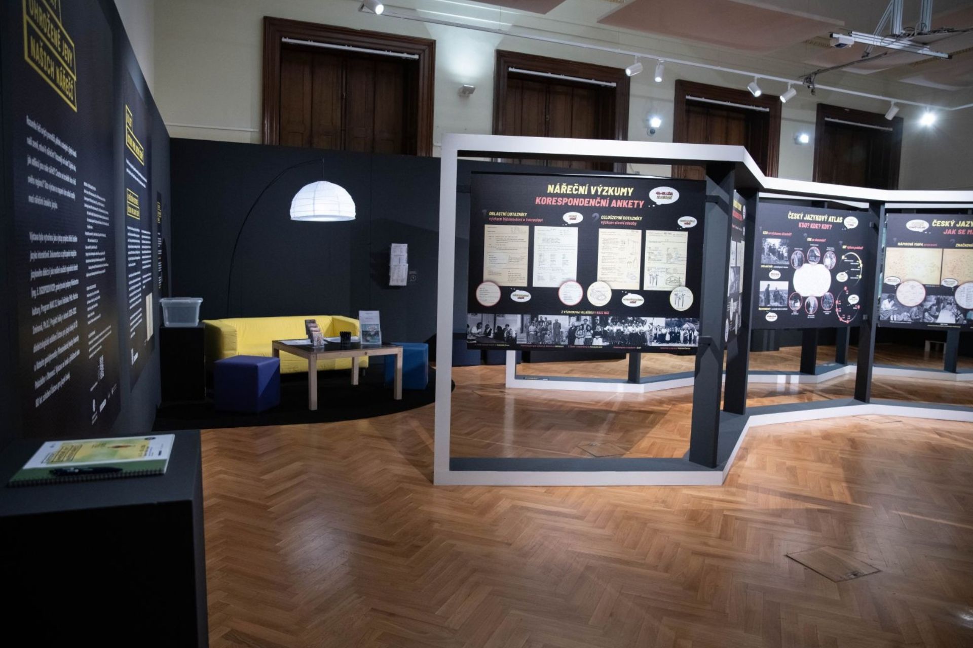 Výstava Kriticky ohrožené jevy našich nářečí